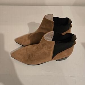 Halogen Skylar Pointy Toe Suede Booties Tan Black Slip On 8.5